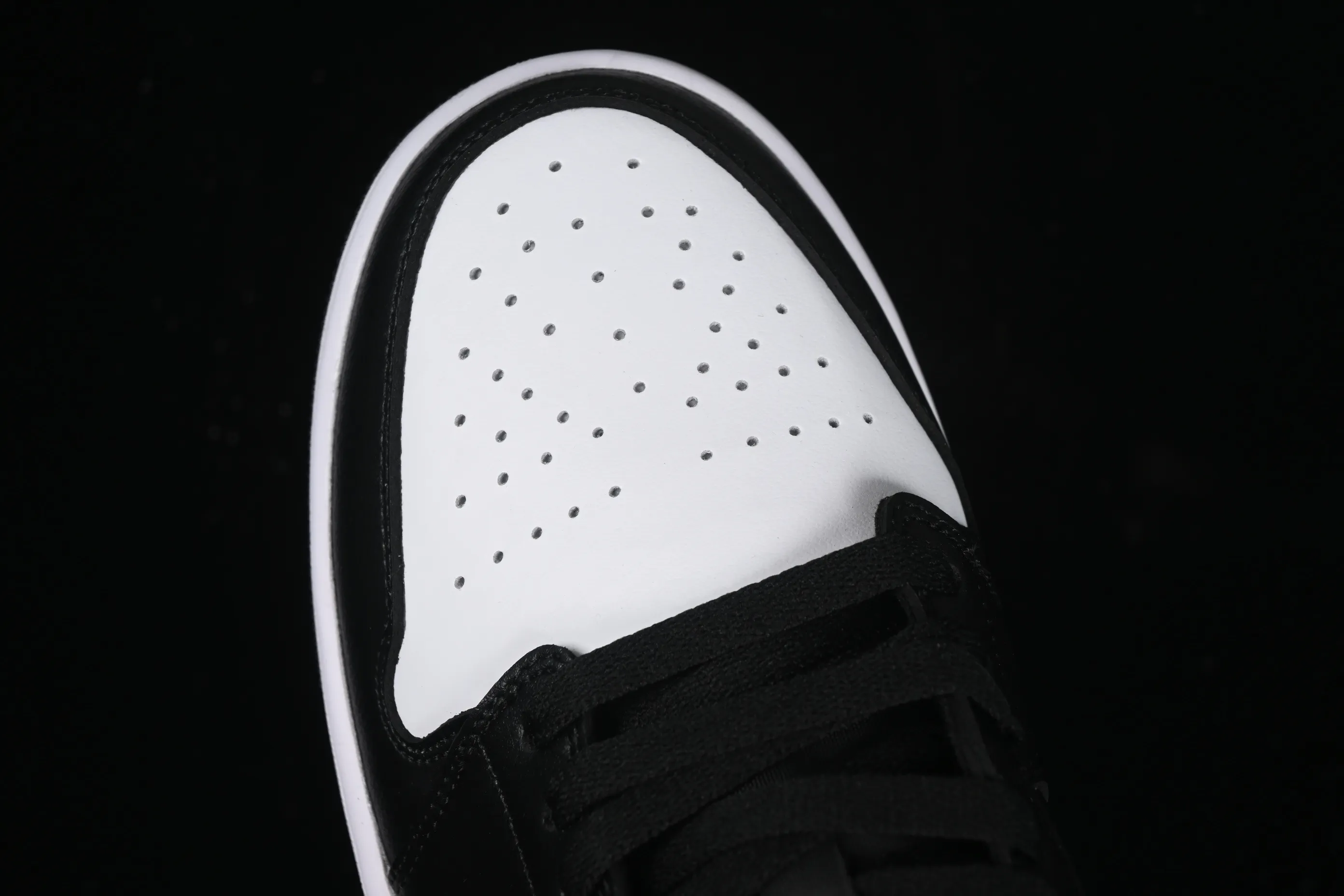 All categories Air Jordan Jordan series basketball shoes Air Jordan 1 Low Air Jordan 1 Low AJ1 Joe 1 black and white low-top retro basketball shoes 553558-043